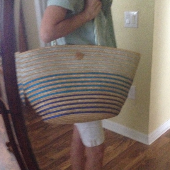 Straw beach bag