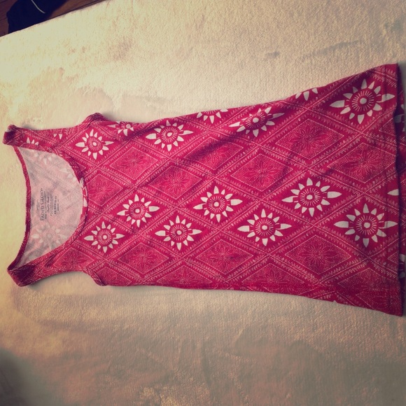 Red and white tank