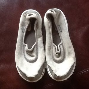 Grey sketcher Go Walks.