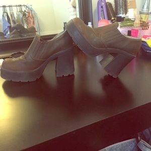 Vintage brown suede platforms!