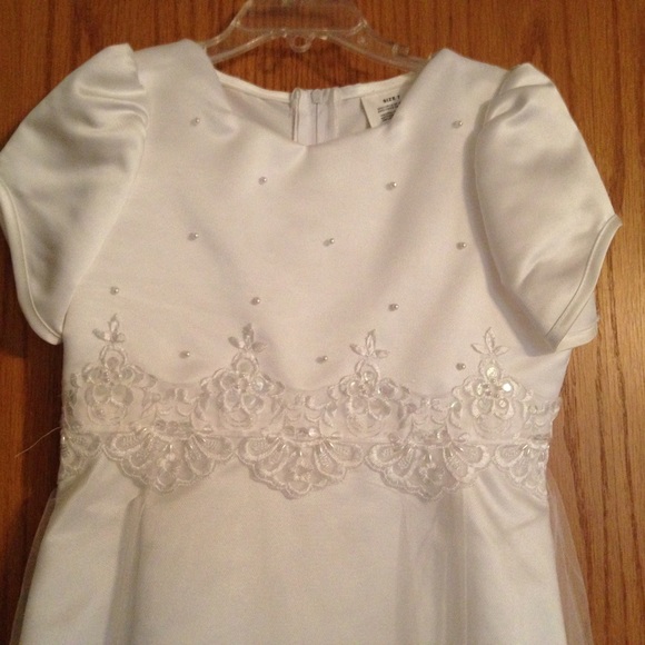 First Communion Dress and wore once! - Picture 3 of 4