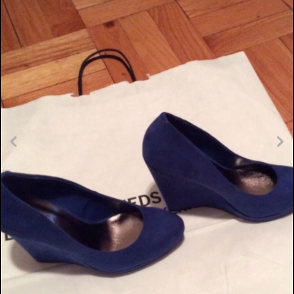 Spring cleaning Guess wedge - Picture 2 of 4