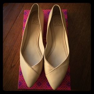 🎉HP🎉 Tory Burch Nicki Flat Skimmer