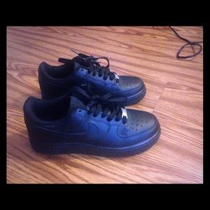 Air Force 1s black