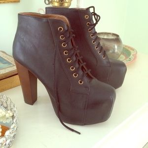 Black size 8 inspired Litas NEVER WORN