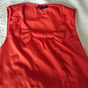 BANANA REPUBLIC Petite Red Satiny Bow neck tank