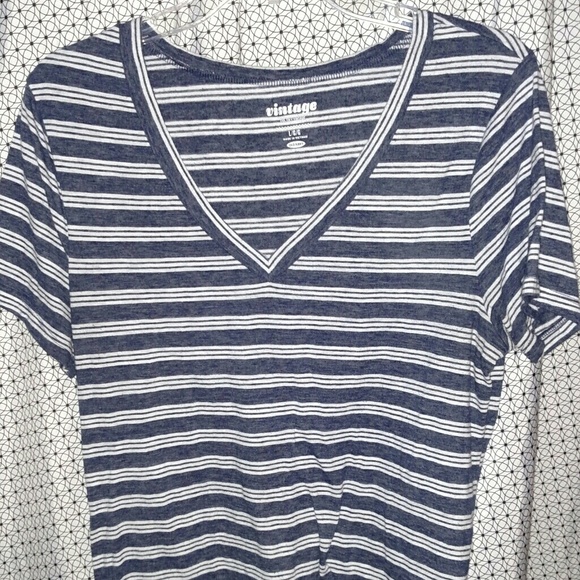 Old Navy tshirt