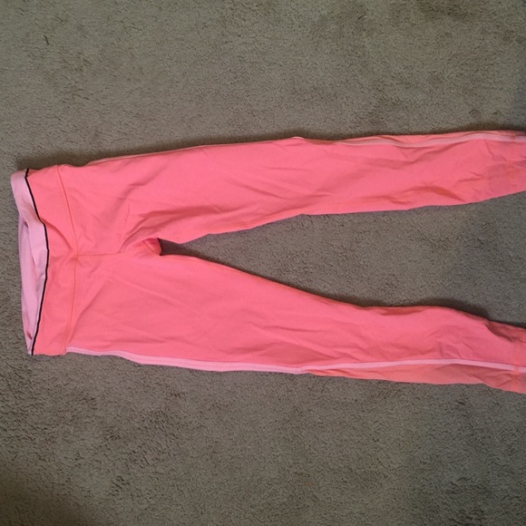 Coral size 4 lululemon pants!