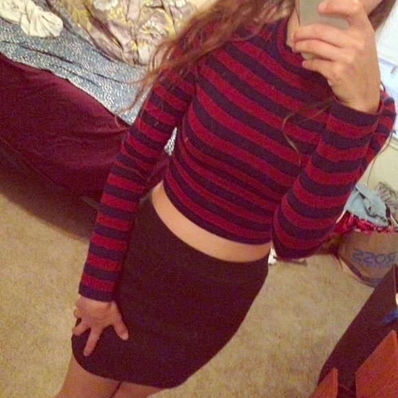 F21 long sleeve crop top