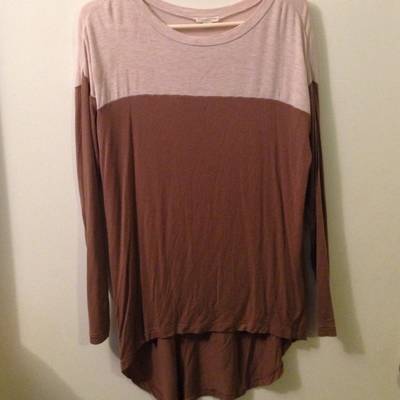 Long sleeve high low top