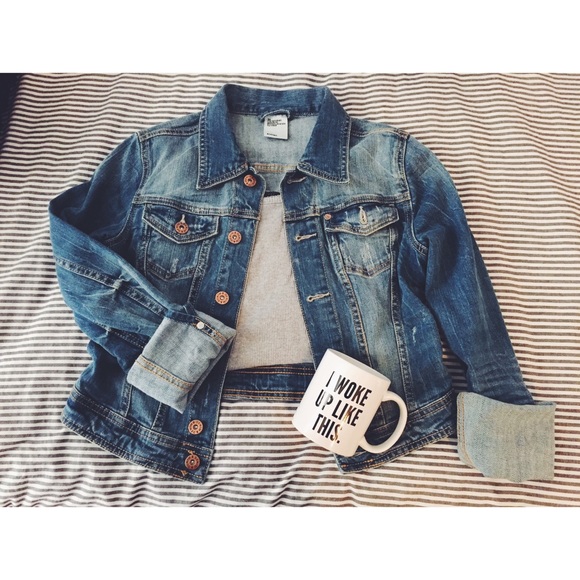 🎉HP🎉 Distressed Denim Jacket
