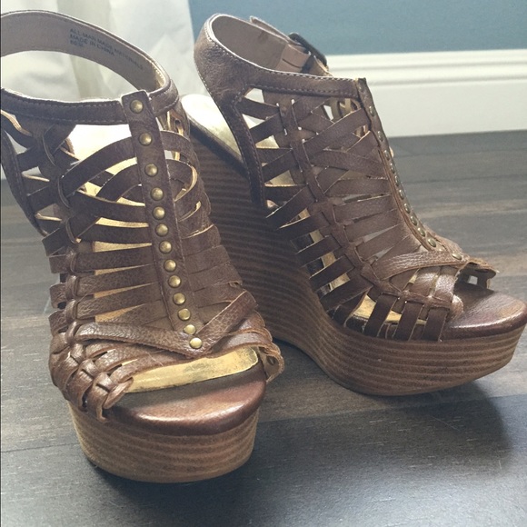 Sexy strappy wedges. Great condition! - Picture 3 of 4