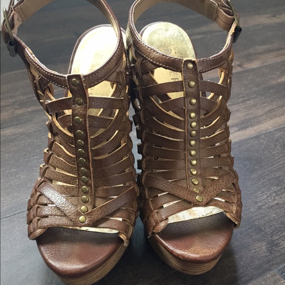 Sexy strappy wedges. Great condition! - Picture 4 of 4