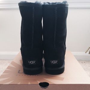 Brand new UGG BOOTS! Never worn size 8 black