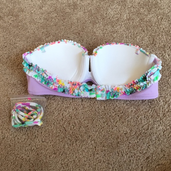 NWOT Victoria's Secret push up bikini top - Picture 2 of 4