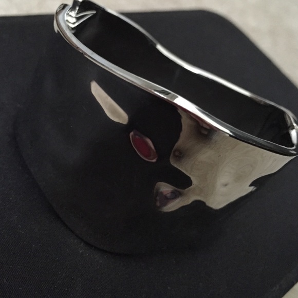Chic and fun silver bracelet