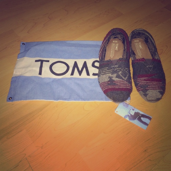 Gray/Maroon Toms with Fleece Lining