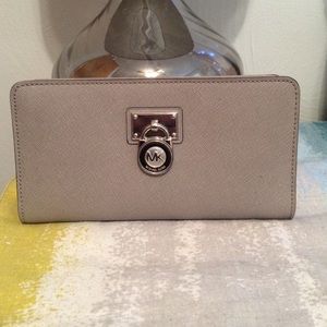 Michael Kors Saffiano Grey Hamilton Wallet