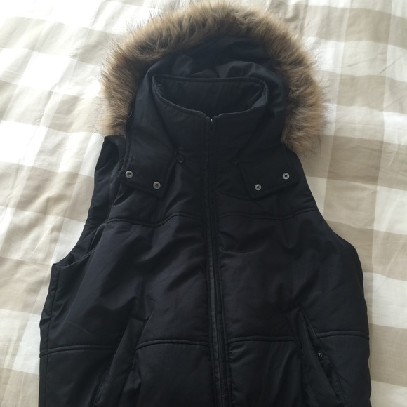 Black express vest