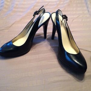 Black sling back Nine West shoes