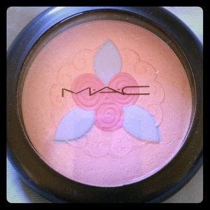100%Authentic MAC Face Powder "Pink Buttercream"