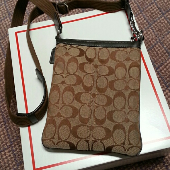 Authentic Coach Brown Cross body bag - Picture 2 of 3