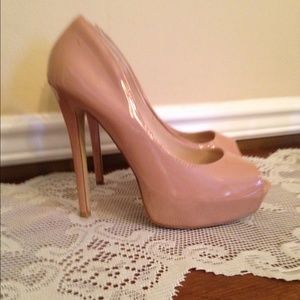 Peep toe nude heels