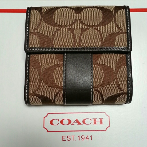 Authentic Coach signature Brown wallet - Picture 2 of 3