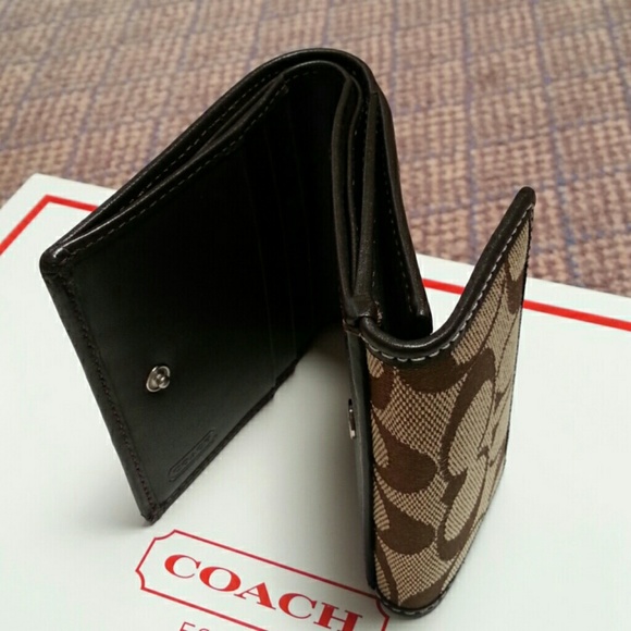 Authentic Coach signature Brown wallet - Picture 3 of 3