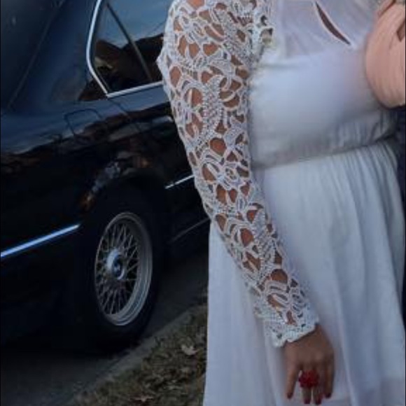 White lace sleeve dress