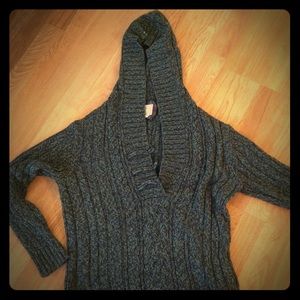 Hooded sweater