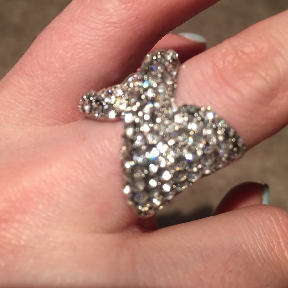 Beautiful ring - Picture 3 of 3