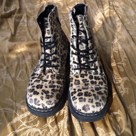 Anarchic Furry Cheetah Print Docs