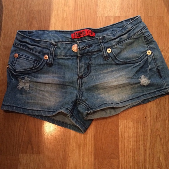 zandi light wash shorts
