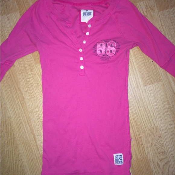 VS pink half sleeve shirt