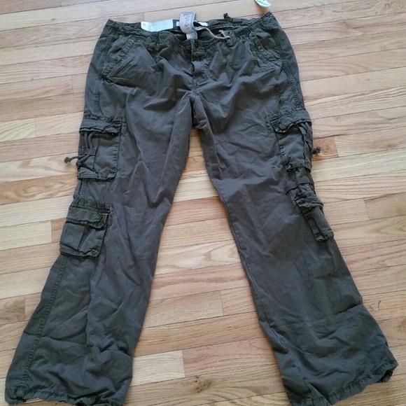 Army green cargo pants!!