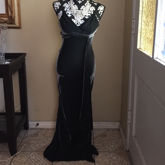 Stunning black dress with silver tread