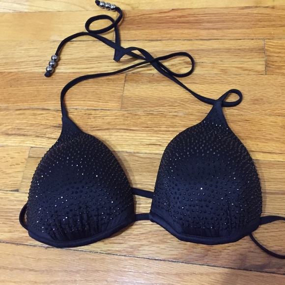 Black bikini