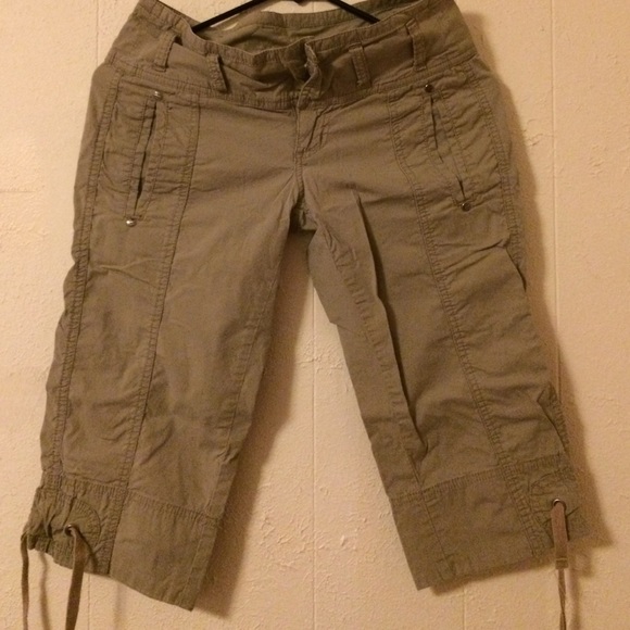 Capri pants