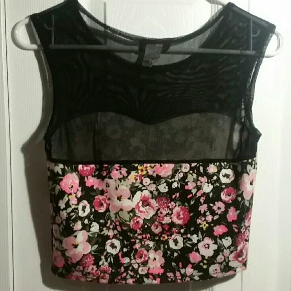 *SOLD*CropTop - Picture 2 of 2