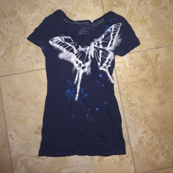 Small American eagle butter fly  v neck