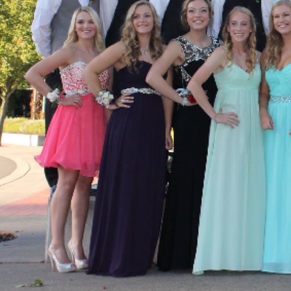 Really pretty prom/homecoming dress - Picture 2 of 4