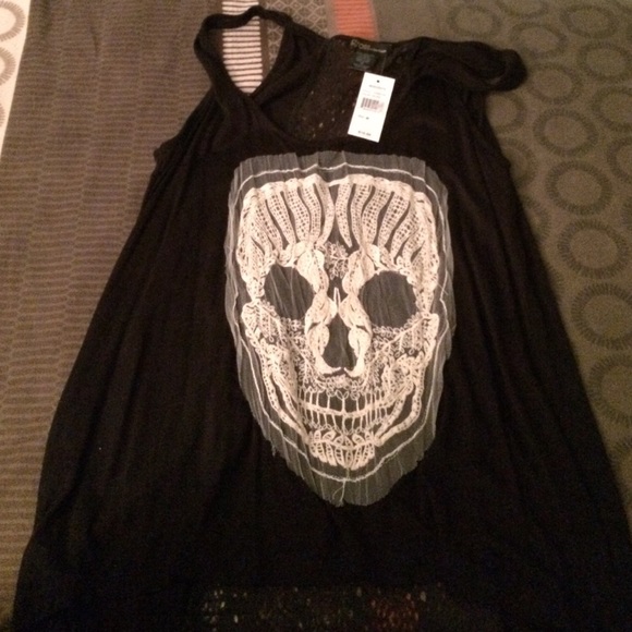 Black tank with skull design