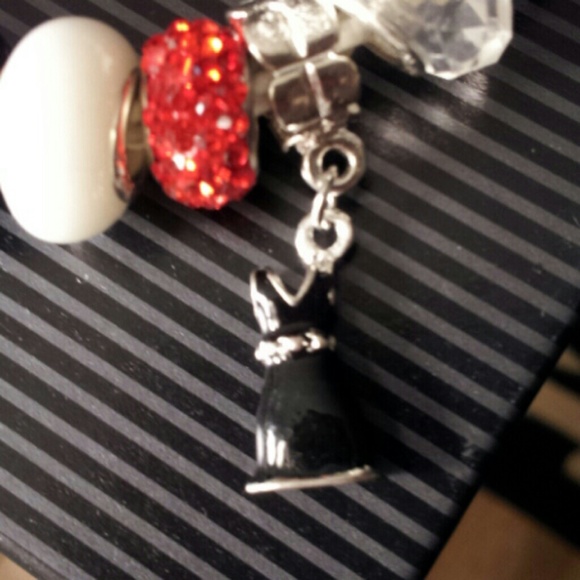 Sold in a bundle - Picture 2 of 4