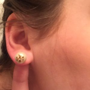 Tory burch pearl earrings with logo