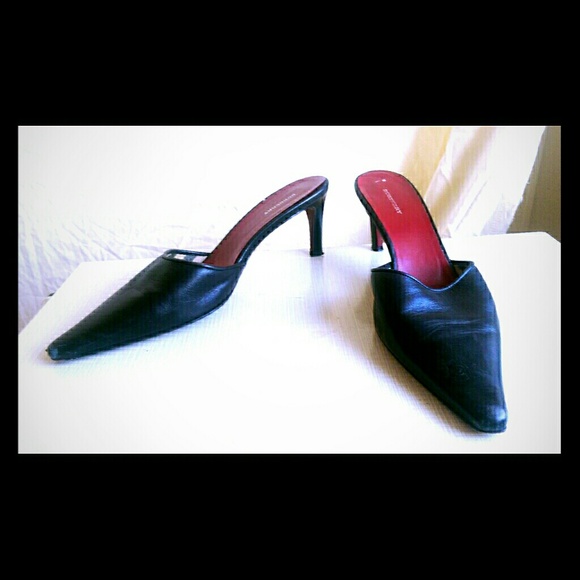 Burberry Shoes - BURBERRY Black Leather Mules Size 39 - 9