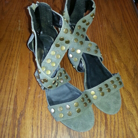 Green wedge sandals