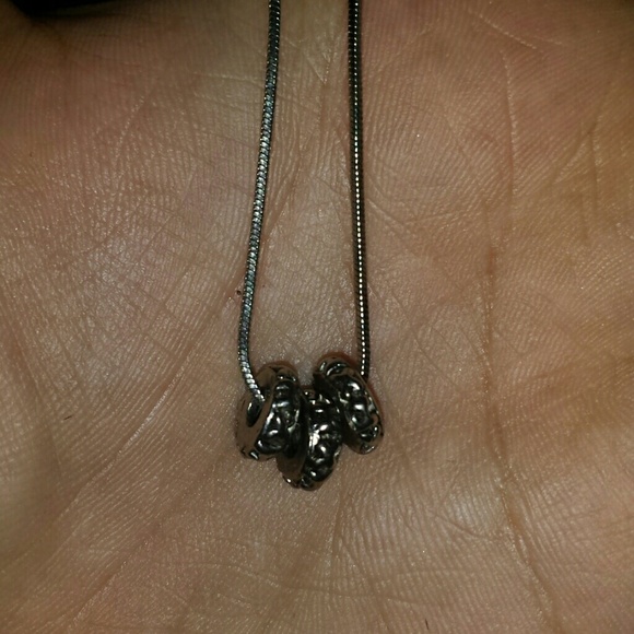 Simple necklaces - Picture 3 of 3