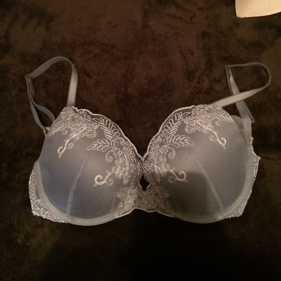 SOLD IN BUNDLEBiofit Victoria's Secret Push-Up Bra - Picture 1 of 3