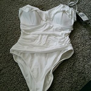 New La Blanca swimsuit